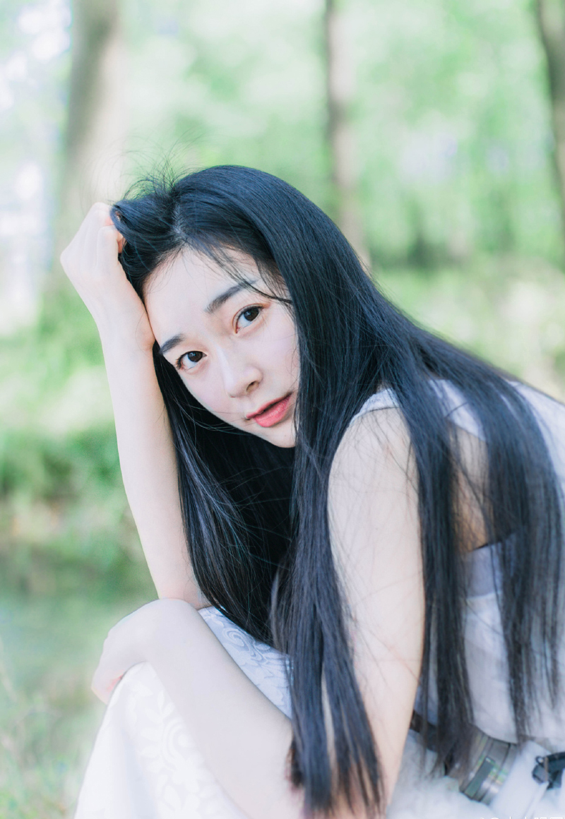 “不错，此人虽然老迈，但无论武艺兵法，放眼蜀中，也只有张任将军可与之为敌？”邓贤点点头。